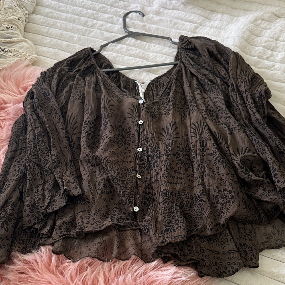 Free People One flowy blouse